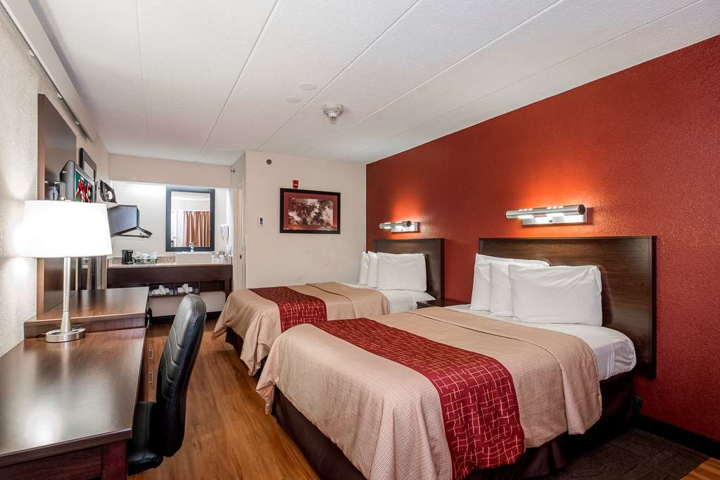 Red Roof Inn Plus + Boston - Framingham Room photo